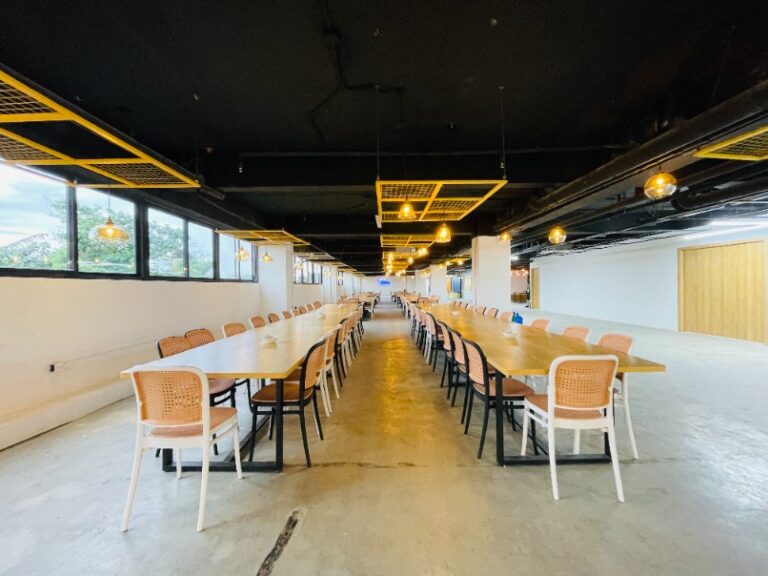 Dining hall 11