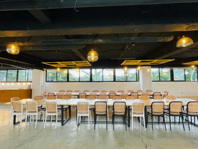 Dining hall 8