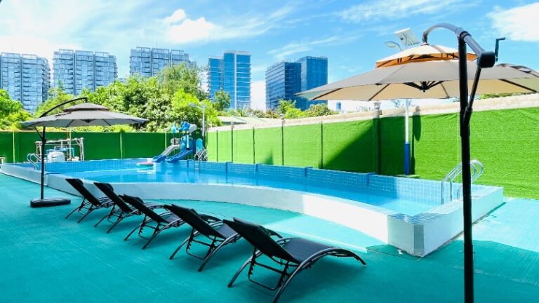 Swimming pool 2